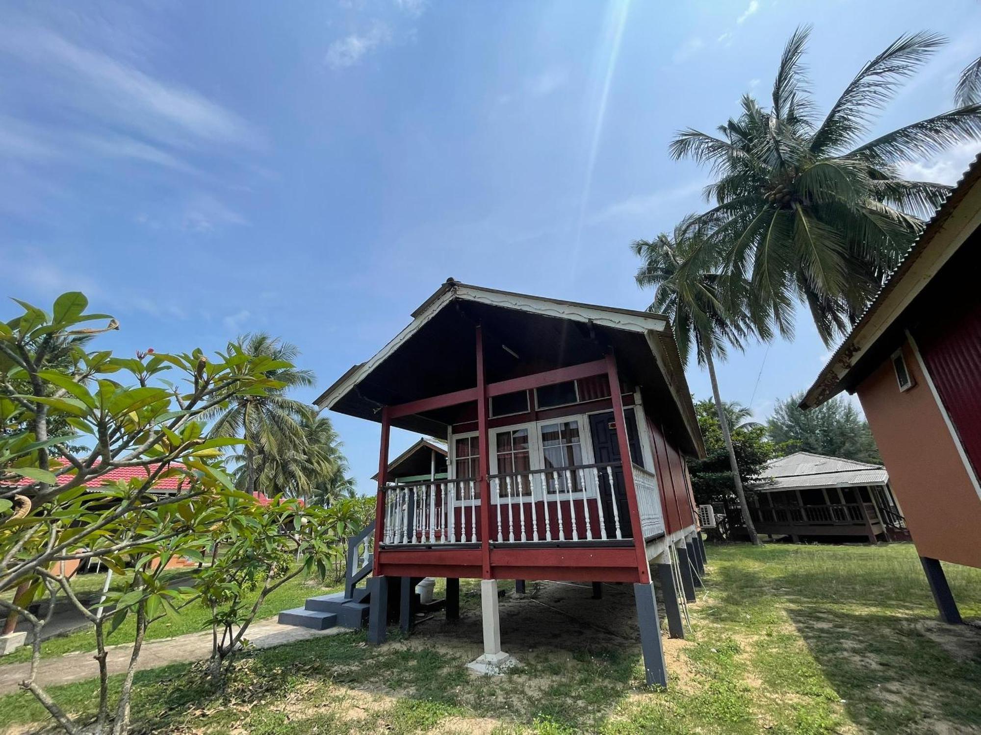 Pcb Beach Resort 코타바하루 외부 사진